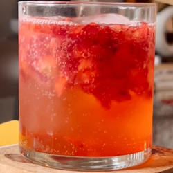 Strawberry re:light vinegar tonic